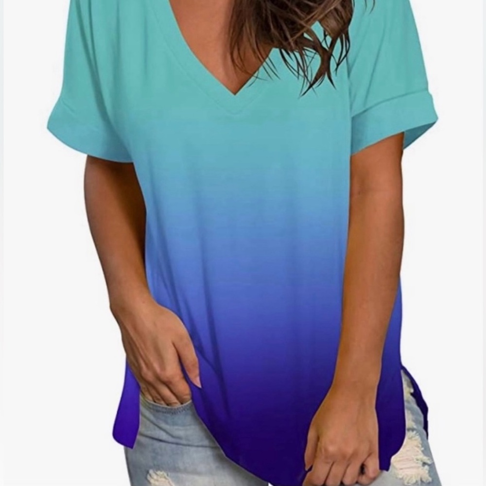 BLUE & AQUA GREEN OMBRE 
V-NECK TEE SHIRT. SIZE S